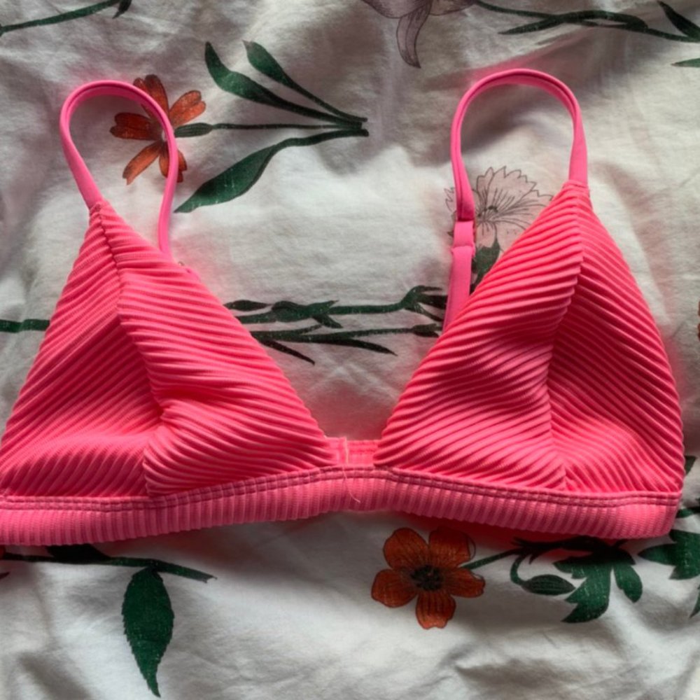 holister hot pink bikini